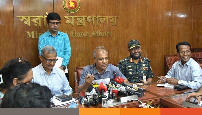 আইনশৃঙ্খলা বাহিনীর হারানো অস্ত্রের সন্ধান দিলে মিলবে পুরস্কার