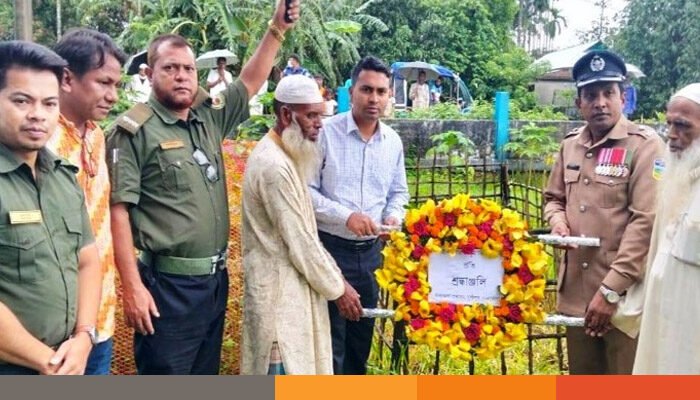 নেত্রকোনার দুর্গাপুরে জুলাই আন্দোলনে নিহত শহীদের কবরে শ্রদ্ধা