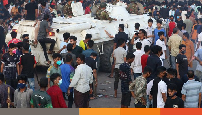 সাবেক কাউন্সিলরসহ আ.লীগের ১১ নেতাকর্মী গ্রেফতার সাবেক কাউন্সিলরসহ আ.লীগের ১১ নেতাকর্মী গ্রেফতার