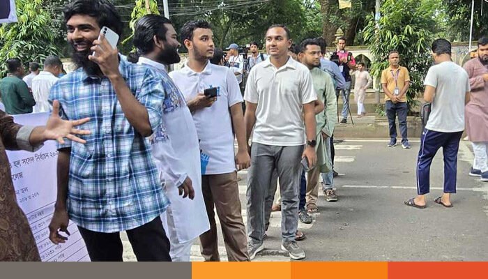 ডাকসু ও হল সংসদ নির্বাচনে ভোটগ্রহণ শুরু