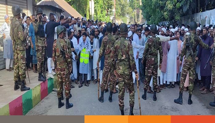 রাজবাড়ীতে পুলিশের গাড়ি ভাঙচুরের ঘটনায় মামলা, আসামি ৩৫০০