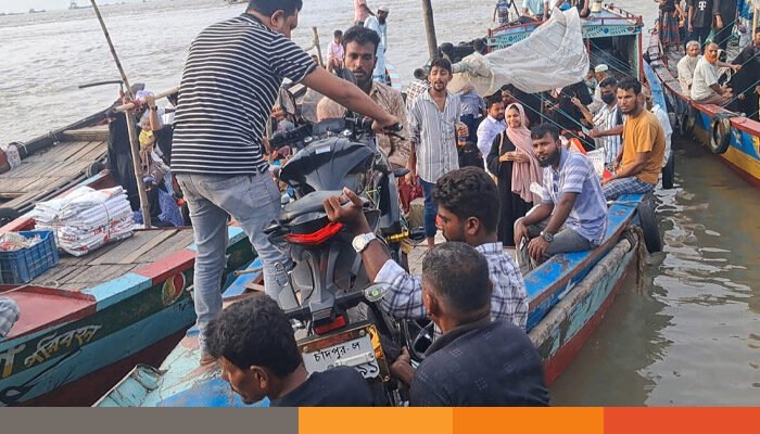 চাঁদপুরের পুরানবাজারে নদীতে স্টিলবডি ট্রলারে যাত্রী যাতায়াতে ঝুঁকি চাঁদপুরের পুরানবাজারে নদীতে স্টিলবডি ট্রলারে যাত্রী যাতায়াতে ঝুঁকি