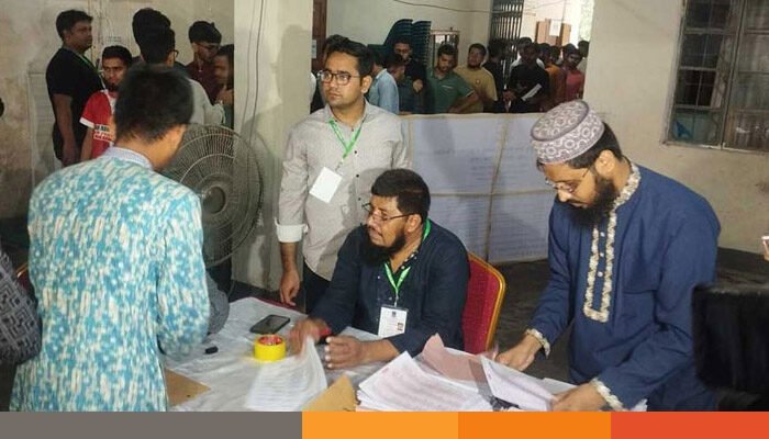 প্রথম দুই ঘণ্টায় ২ কেন্দ্রে ভোট পড়েছে হাজারের বেশি