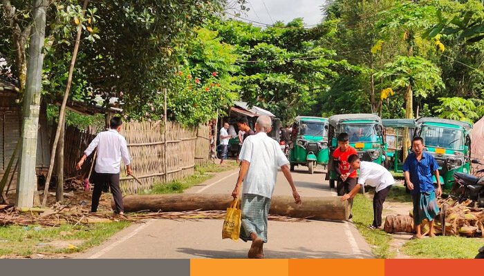 খাগড়াছড়িতে কিশোরী ধর্ষণের প্রতিবাদে আধাবেলা সড়ক অবরোধ
