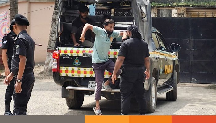 চোর সন্দেহে যুবকের ওপর কুকুর লেলিয়ে নির্যাতন, গ্রেফতার ৩ চোর সন্দেহে যুবকের ওপর কুকুর লেলিয়ে নির্যাতন, গ্রেফতার ৩