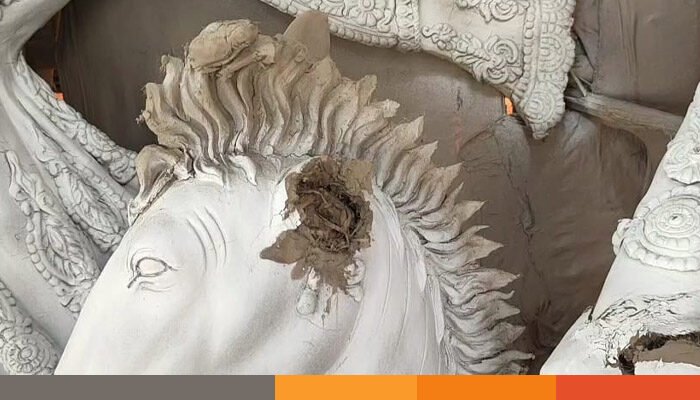 দূর্বৃত্ত নয়, বাতাসেই ভেঙেছে প্রতিমা, দাবী পুলিশের দূর্বৃত্ত নয়, বাতাসেই ভেঙেছে প্রতিমা, দাবী পুলিশের