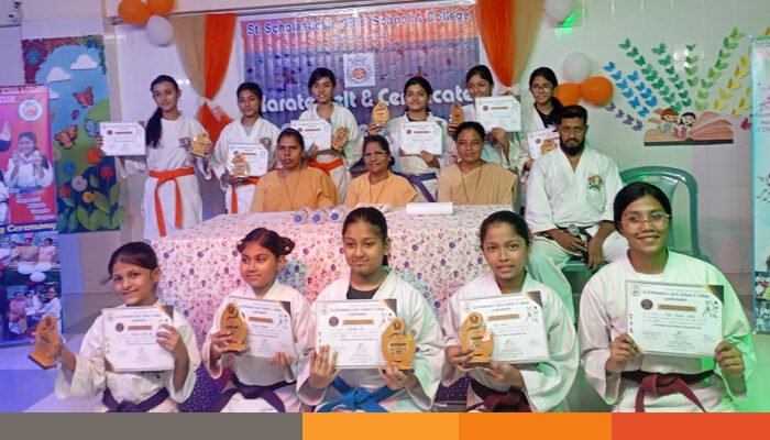 সেন্ট স্কলার্সটিকার্স গার্লস স্কুল এন্ড কলেজের কারাতে সংবর্ধনা অনুষ্ঠান