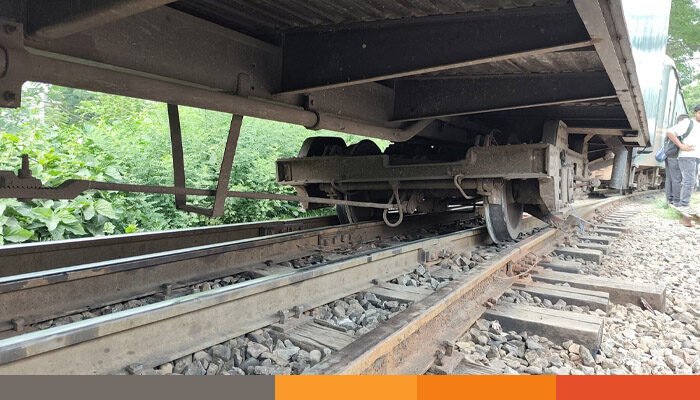 ব্রাহ্মণবাড়িয়ায় কর্ণফুলী ট্রেনের বগি লাইনচ্যুত, এক লাইনে আপ-ডাউন