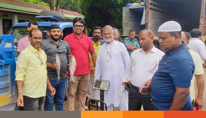 শারদীয় দুর্গাপূজা উপলক্ষে আখাউড়া স্থলবন্দর দিয়ে ইলিশ রপ্তানি শুরু