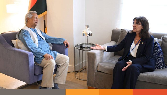 প্রধান উপদেষ্টার সঙ্গে প্যারিসের মেয়রের সাক্ষাৎ