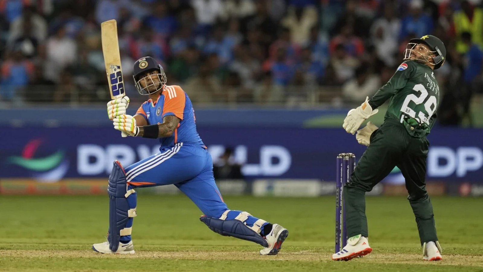 e155957c5b0e1a4c7772dde2505c9dd68db5df52cebaffc7